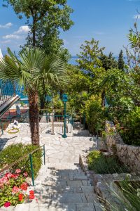 Treppe zum Meer