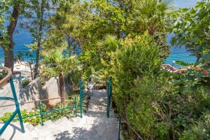 Treppe zum Meer