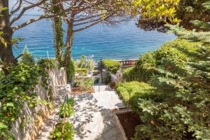Treppe zum Meer