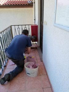 May 19, 2017 - In Villa Inge, the craftsmen spared everywhere with silicone joints. Where it is absolutely necessary, we are now applying them piece by piece!