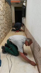 May 18, 2017 - Since there was still time until the first guests come to Mošćenička Draga, we still renewed numerous silicone joints in Villa Inge!