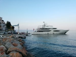 June 24, 2017 - The FOLLOW ME V is visiting Mošćenička Draga again this year. Every time a spectacle when this beautiful yacht docks at the quay wall. Many guests of Villa Inge watched the spectacle!