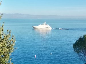 October 16, 2017 - Another time Herbert Palfinger's Follow Me V visits Mošćenička Draga. The Villa Inge boat is no longer visible at its buoy!