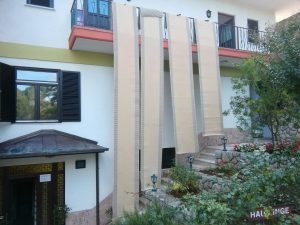 04. Oktober 2017 - Die Teppiche der Villa Inge müssen jetzt gründlich gereinigt werden. Nach dem es im September öfters schlechtes Wetter gab, ist es jetzt im Oktober schön in Mošćenička Draga!