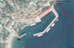 29. September 2019 - Mošćenička Draga hat einen ambitionierten Expansionsplan für den Hafen. Es soll ein Wellenbrecher gebaut werden, der die vorhandenen Liegeplätze schützt und weitere sollen entstehen. Das Projekt befindet sich in der Konzeptphase und soll zwischen 35 und 40 Mio. HRK kosten. Unser Bürgermeister Rikardo Staraj hofft, dass das benötigte Geld teilweise auch aus europäischen Mitteln bereitgestellt wird. Diese Investition wäre die größte der Lučka uprava Opatija - Lovran - Mošćenička Draga (Hafenbehörde) seit der Zeit der Österreichisch-Ungarischen Monarchie!