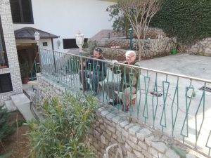 04. März 2021 - Viel Handarbeit ist bei der Sanierung der komplizierten Geländer notwendig. Mein Vater, hat bei der Erbauung der Villa Inge in Mošćenička Draga offensichtlich nicht bedacht, dass fortlaufend Instandhaltungen notwendig sind!