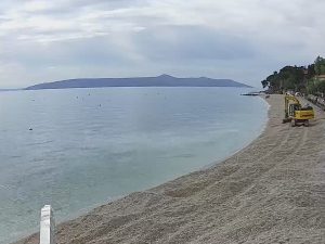 19.04.2023 - Mošćenička Draga is still largely in "hibernation". Work for the 2023 season is starting slowly. The pebbles on our beaches are evenly distributed and leveled by the municipality. Guesthouse Villa-Inge is also slowly preparing for their guests!