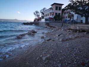 November 05, 2023 - The winter storms (Bura) in Mošćenička Draga, Villa Inge, wash the small trickle back onto the beach. This natural process completes and straightens the coastline. Before the new bathing season, the municipality will complete and straighten the pebble if necessary!
