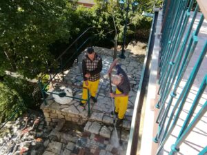 May 10, 2024 - After the planting work, Villa Inge, Mošćenička Draga is cleaned with our professional high-pressure cleaner. We need about 10 days for this. Our Kärcher broke down after five days. Now the motor has been rewound and is working again!