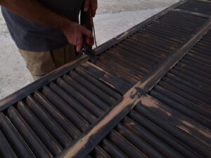 22. September 2025 - Die Holzjalousien der Villa Inge werden nun weiter aufbereitet – was im letzten Jahr liegen blieb, bekommt jetzt neuen Glanz. Der Ort wird ruhiger, Mošćenička Draga leert sich langsam – Herbststimmung zieht ein!